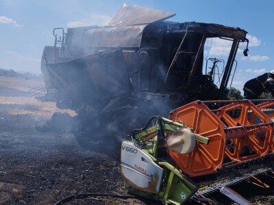 Izgorio kombajn i balirka Izgorio kombajn i balirka