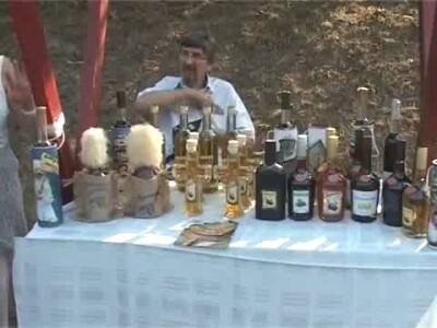 Izložba rakija- poljoprivredno gazdinstvo Lazić Miodrag iz Suvog Dola- Žagubica, Dani proje i sira Medveđica 2015