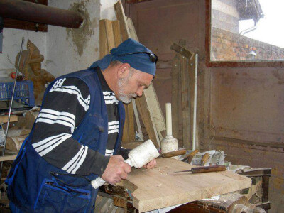 Tonča u izradi skulpture