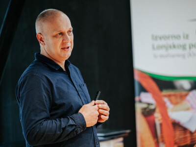 Izvorno iz Lonjskog polja