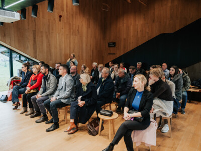 Izvorno iz Lonjskog polja