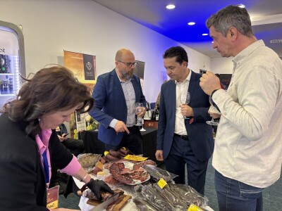 Jagma za suhomesnate delicije kod Nevzete: "Viša, visoka i visočka škola, sve savladala" Jagma za suhomesnate delicije kod Nevzete: "Viša, visoka i visočka škola, sve savladala"