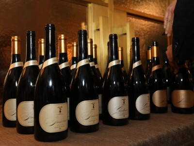 Jasna Antunović Turk zadužena je za bijela, a Branimir za crna vina Jasna Antunović Turk zadužena je za bijela, a Branimir za crna vina