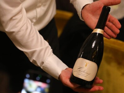 Jasna Antunović Turk zadužena je za bijela, a Branimir za crna vina Jasna Antunović Turk zadužena je za bijela, a Branimir za crna vina