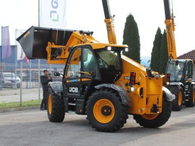 JCB 542-70