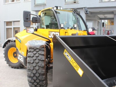 JCB 542-70