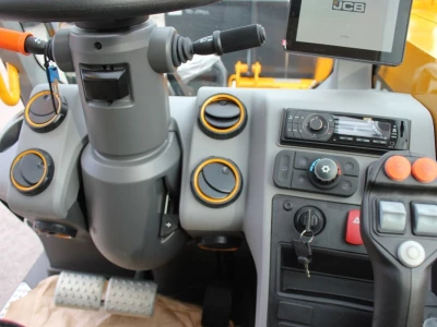 JCB 542-70