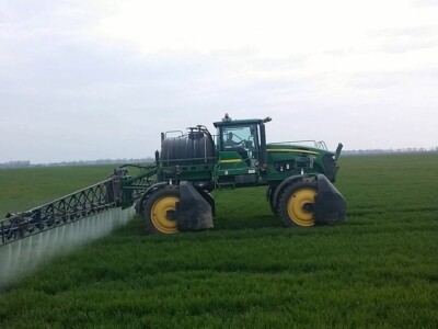 Johnd Deere samohodna prskalica Johnd Deere samohodna prskalica