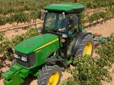 Traktor John Deere 5GF