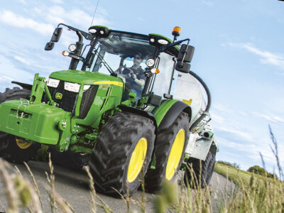 Traktor John Deere 5R