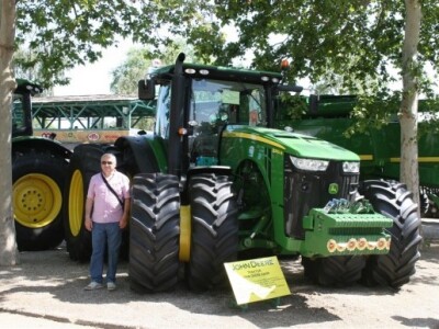 John Deere 8260R na Novosadskom sajmu 2014.