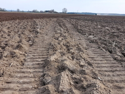 John Deere 8RX 410 traktor mjeseca