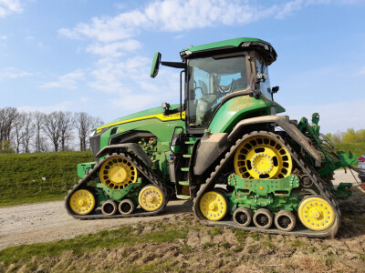 John Deere 8RX 410 traktor mjeseca