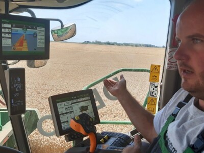 John Deere S770i kombajn