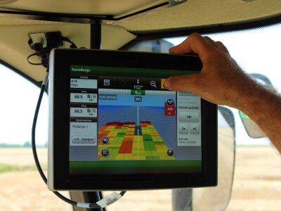 John Deere S770i kombajn