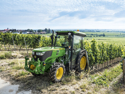 Traktor John Deere 5G Special