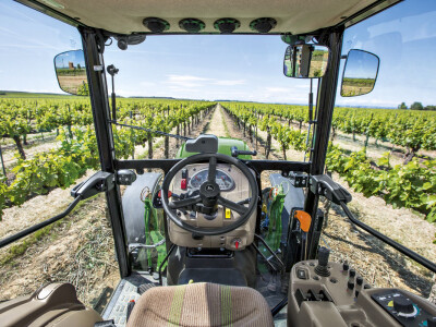 Traktor John Deere 5G Special