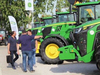 John Deere traktori na Novosadskom sajmu
