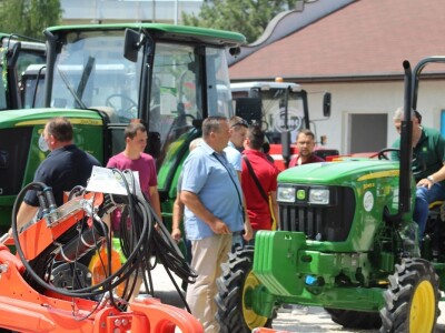 John Deere traktori na Novosadskom sajmu