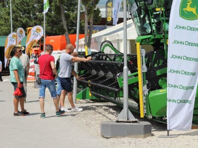 John Deere traktori na Novosadskom sajmu