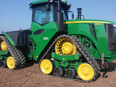 Model s četiri gusjenice