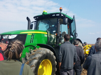 Prezentacija John Deere traktora i kombajna