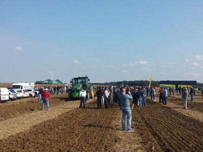 Prezentacija John Deere traktora i kombajna