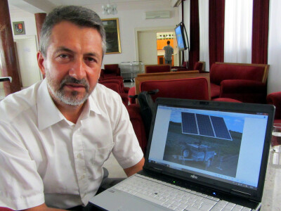 Mobilni robotizovani solarni elektrogenerator Mobilni robotizovani solarni elektrogenerator