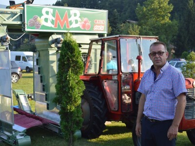 Josip Laštro izumio stroj za branje malina! Josip Laštro izumio stroj za branje malina!