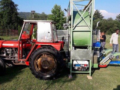 Josip Laštro izumio stroj za branje malina! Josip Laštro izumio stroj za branje malina!
