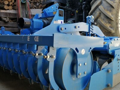 Josip Žmegač, u Bruxellesu nagrađeni proizvođač Varaždinskog bučinog ulja otkriva tajne proizvodnje visokokvalitetnog ulja od buče Josip Žmegač, u Bruxellesu nagrađeni proizvođač Varaždinskog bučinog ulja otkriva tajne proizvodnje visokokvalitetnog ulja od buče