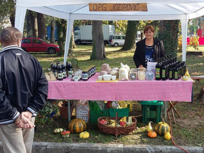 Prodaju na tržnicama u okolnim gradovima