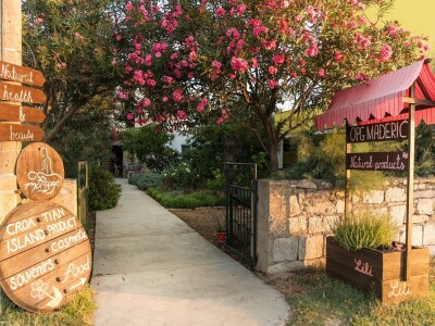 OPG MAĐERIĆ PAŠMAN: Dok 87-godišnji svekar Branko kopa, nevjesta Ljiljana osvaja nove oznake HOP-a