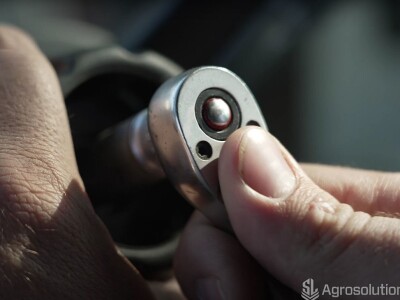 Kako izgleda proces ugradnje FJ Dynamics autopilot GPS navigacije?