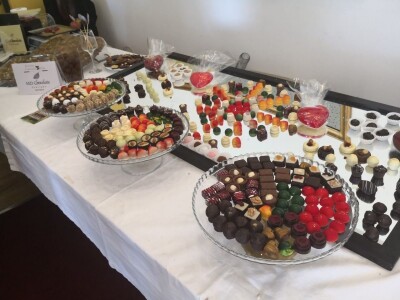 Kako je Daira Milaimi maštu pretvorila u stvarnost: Čokoladnim pralinama usrećuje sugrađane Kako je Daira Milaimi maštu pretvorila u stvarnost: Čokoladnim pralinama usrećuje sugrađane