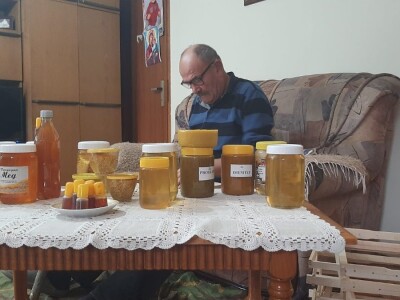 Kako pravilno koristiti pčelinje proizvode, otkriva pčelar iz Topole, foto: M. Lazarević