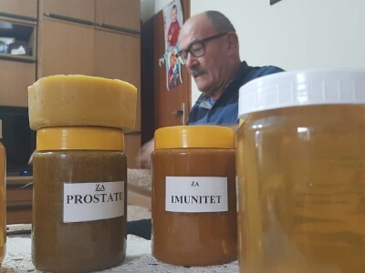 Kako pravilno koristiti pčelinje proizvode, otkriva pčelar iz Topole, foto: M. Lazarević