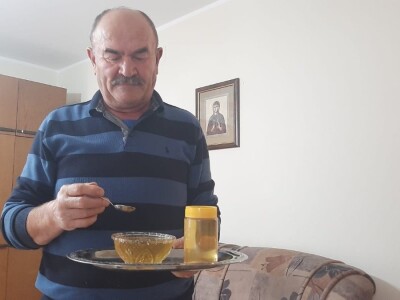 Kako pravilno koristiti pčelinje proizvode, otkriva pčelar iz Topole, foto: M. Lazarević