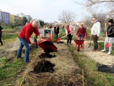 Kako primijeniti perma model u vrtu prirodno i bez štetnih sredstava - voditeljica radionice Marina Marija Skorup, permakulturna praktičarka