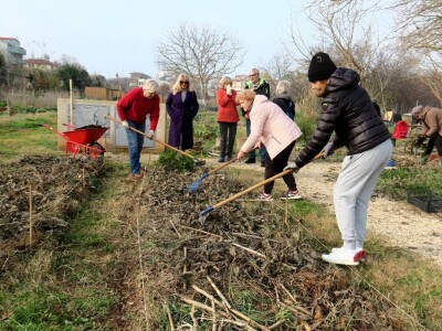 Kako primijeniti perma model u vrtu prirodno i bez štetnih sredstava - voditeljica radionice Marina Marija Skorup, permakulturna praktičarka