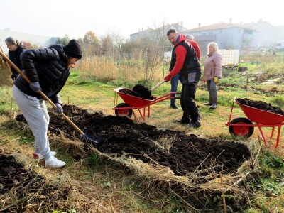 Kako primijeniti perma model u vrtu prirodno i bez štetnih sredstava - voditeljica radionice Marina Marija Skorup, permakulturna praktičarka