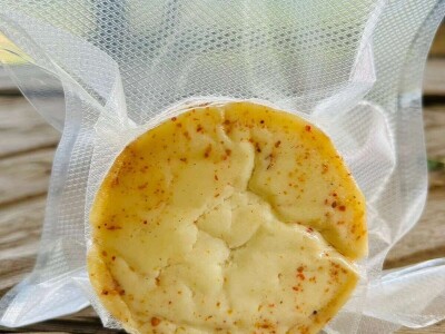 Kako su Alisa i Ramiz na maloj farmi kod Živinica napravili sir ekstra klase: Zlatna medalja!