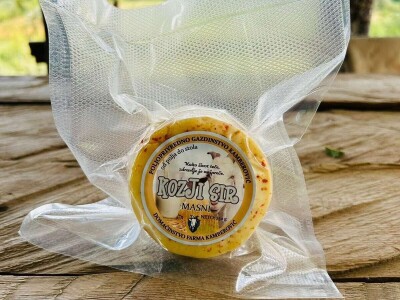 Kako su Alisa i Ramiz na maloj farmi kod Živinica napravili sir ekstra klase: Zlatna medalja!