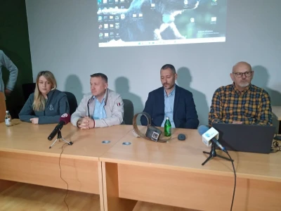 Kamera na ogrlici koju je nosio medved Aleksandar