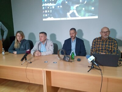 Kamera na ogrlici koju je nosio medved Aleksandar