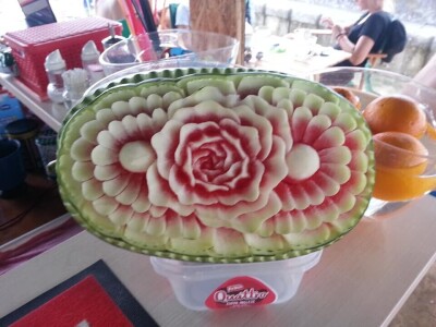 Karving - umetničko delo od voća i povrća