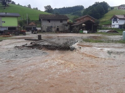 Katastrofalne poplave u Bužimu