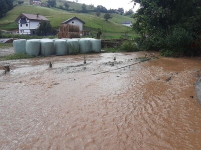 Katastrofalne poplave u Bužimu