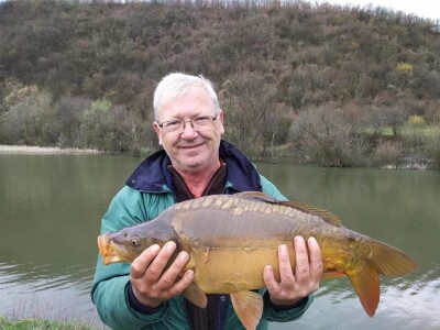 Kemal Avdić ulovio šarana teškog 15 kg na jezeru Starača