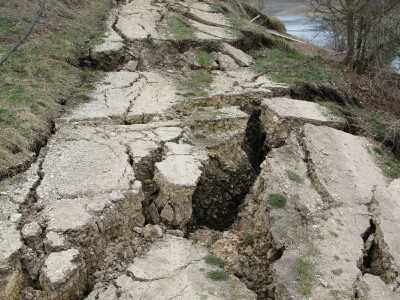 Klizište uslijed pražnjenja jezera